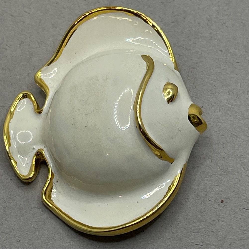 Vintage Signed VENDOME Brooch Fish White Enamel Gold Plated Figural Pin